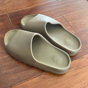Adidas Yeezy Slides Size 12 (Flax color)